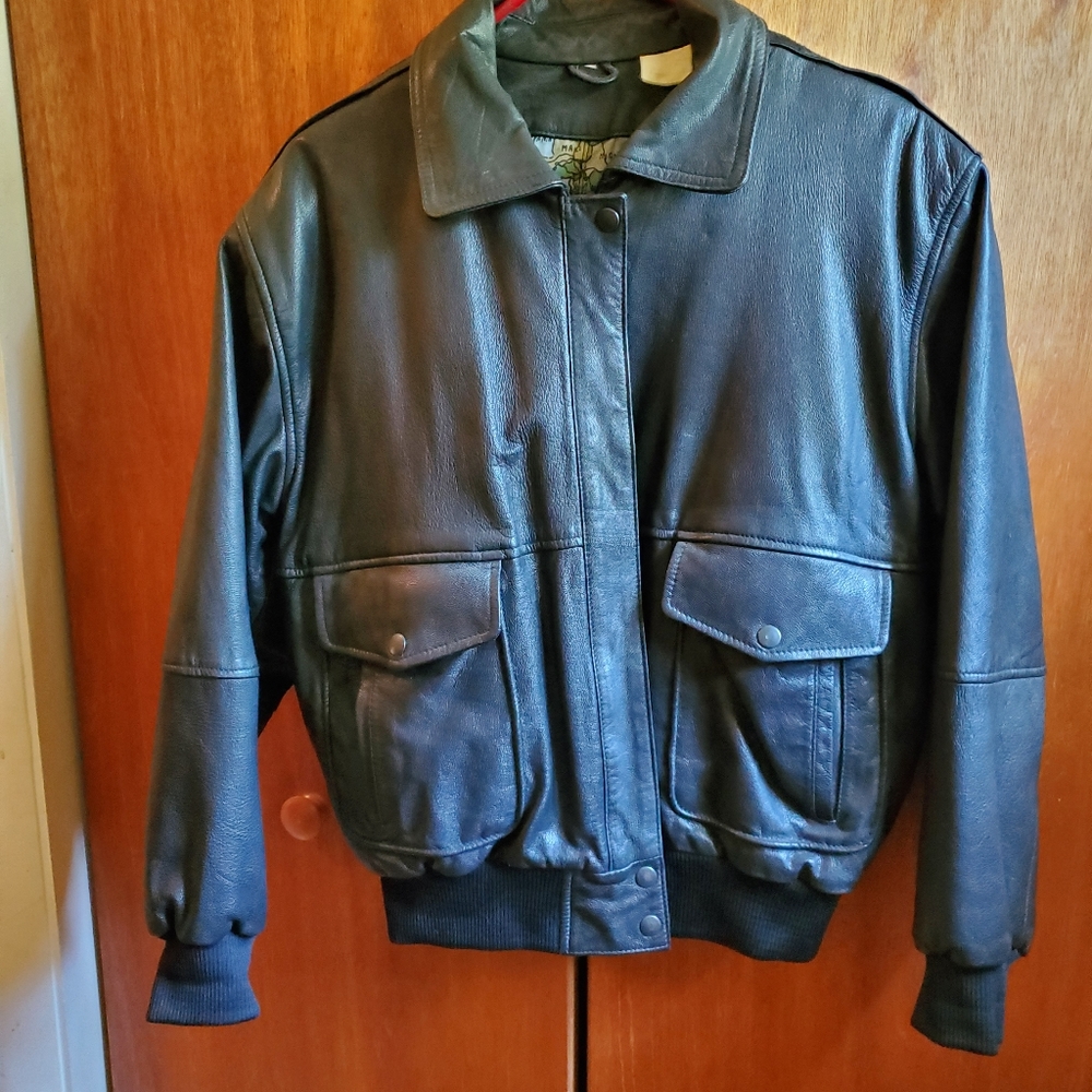 Men's Large Leather jacket $85